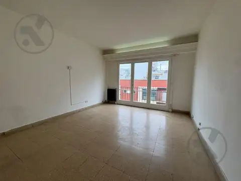 Alquiler 24 meses | Departamento 3 amb. con dependencia, a la calle,