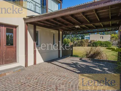 Casa en Venta en Albanueva, USD 1.580.000