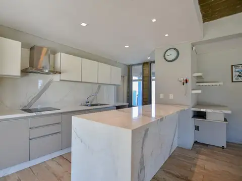 Casa 4 ambientes con 3 baños