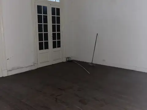 Casa en alquiler en Flores a metros de av Nazca