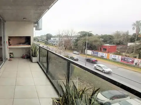 Venta Departamento 3 dormitorios cochera doble, baulera. Pileta - Fisherton