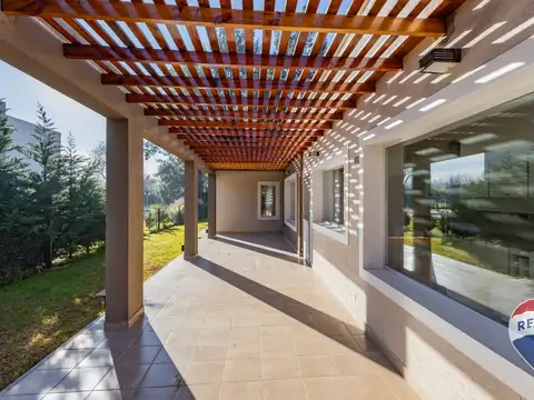 CASA EN VENTA 3 DORMITORIOS