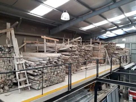 Galpon en Venta en Villa España, USD 440.000