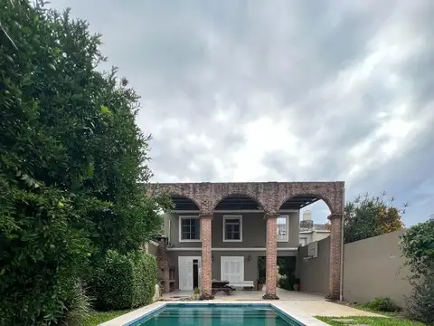 Gran casa 4/5 dormitorios - Rivadavia y calle 4