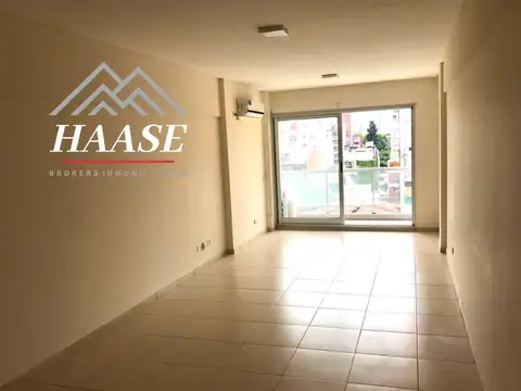 Oficina en Alquiler al Este