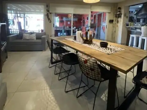 Casa 5 ambientes con 2 baños