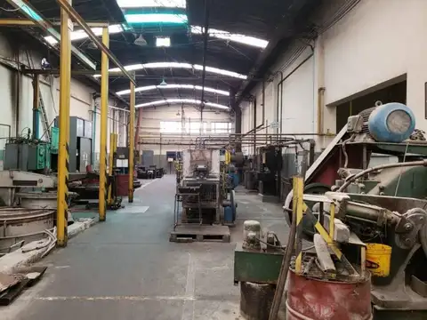 Galpon en Venta en Villa Luzuriaga, USD 1.990.000