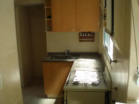 Local en Alquiler en Almagro, $ 899.000
