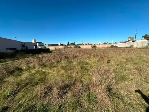 VENTA HERMOSO LOTE 685MTS EN COLONIA TIROLESA