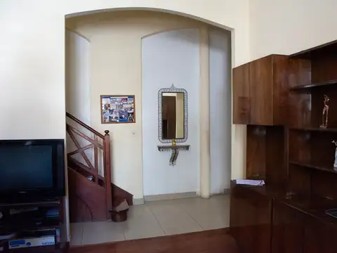 Depto Tipo Casa en Venta 90 años