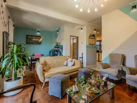 Venta - PH 5 ambientes en Villa Devoto con terraza Sin Expensas - Permuta