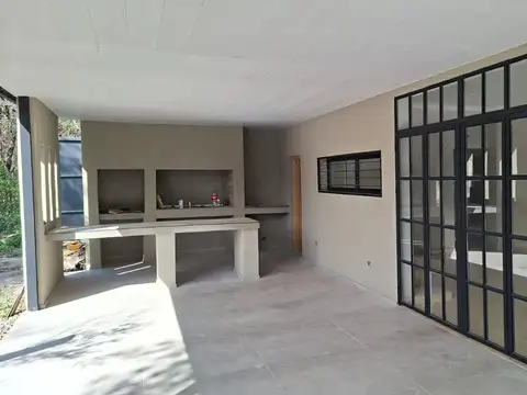 Casa 2 ambientes con 1 baño