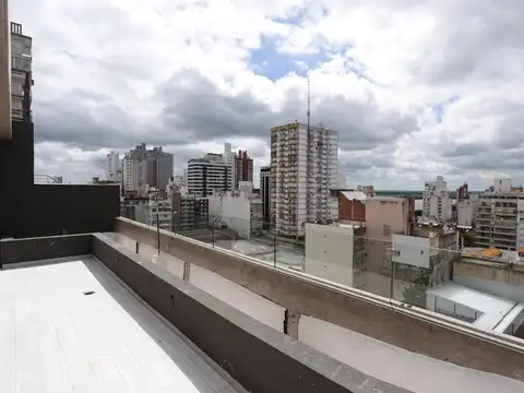Depto. a estrenar 3 dormitorios con patio exclusivo, pileta y cochera