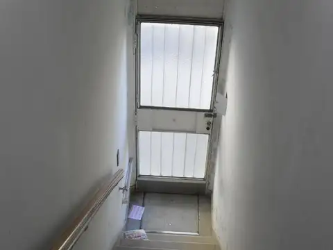 Casa en Planta Alta, apta uso comercial