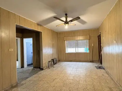 Triunvirato 1600, Piso PB