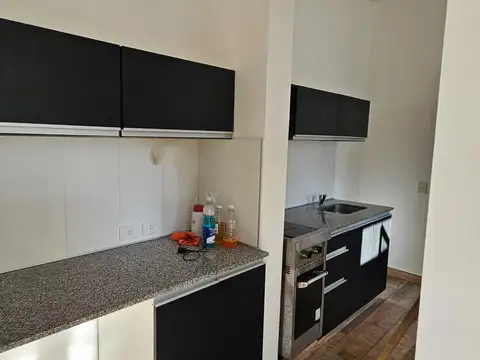 Lujan 2400, Piso 1
