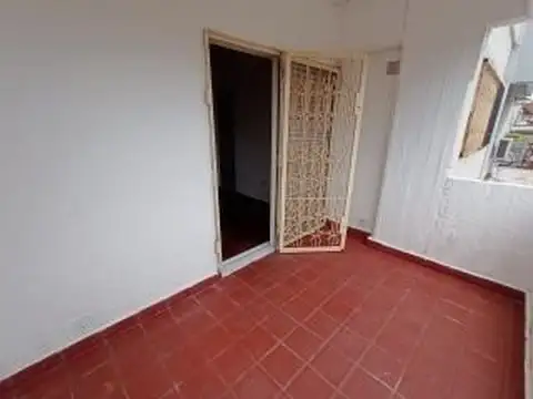 Urquiza  al 2400, Piso 2