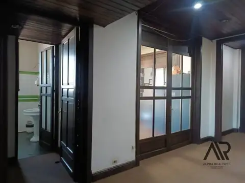 Venta de Oficinas 7 Ambientes 3 Baños En Cordón