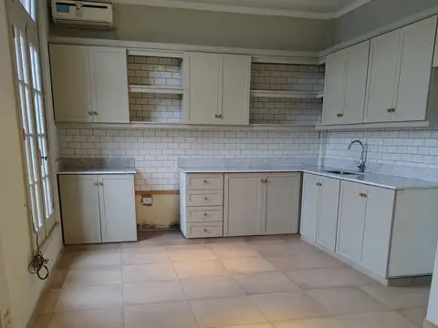 PISO DE ESTILO, CENTENARIO, RECICLADO A NUEVO
