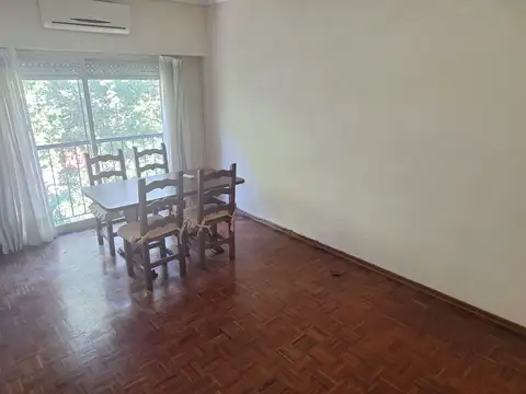 Dos amplios ambientes en excelente ubicación