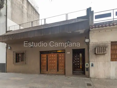 Casa en Venta. Siete ambientes. Cochera. Patio. Terraza. Villa Pueyrredon