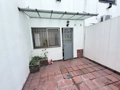 Depto Tipo Casa en Alquiler con 1 cocheras