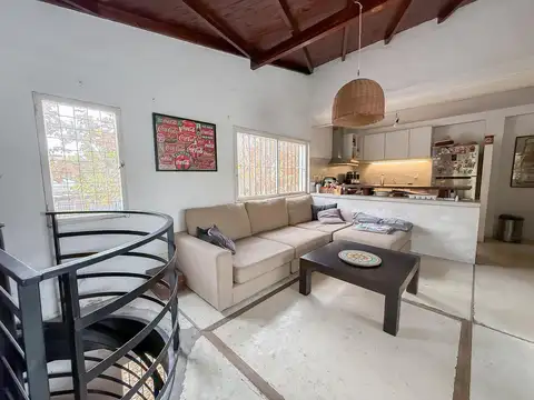 Casa en Venta de 4 Dormitorios, Con 2 Terrazas - Bajo de San Isidro