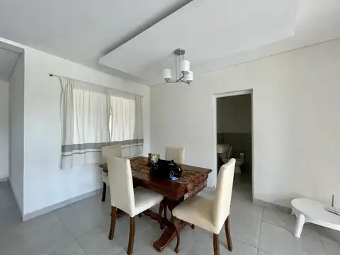 Casa 5 ambientes con 3 baños