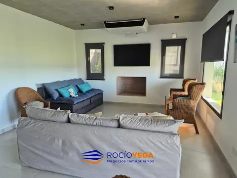 Casa 6 ambientes con 4 baños