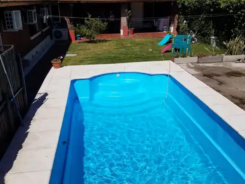 Casa en Venta con 2 cocheras