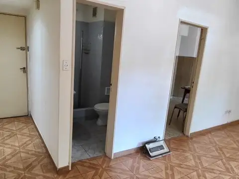 2 Ambientes al Frente c/balcones