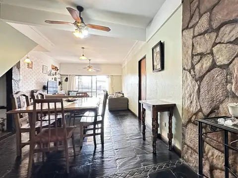 Depto Tipo Casa en Venta 60 años