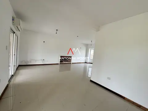 Casa en Venta en Los Alcanfores, USD 245.000