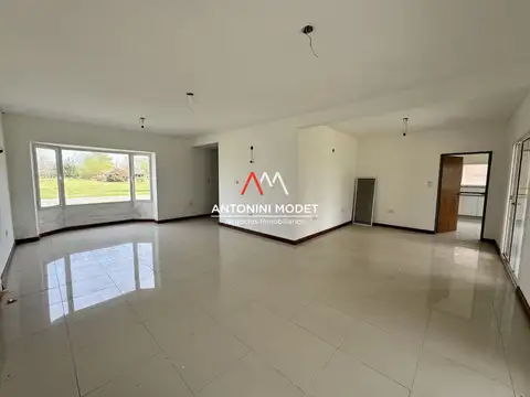 CASA EN VENTA EN LOS ALCANFORES - PILAR