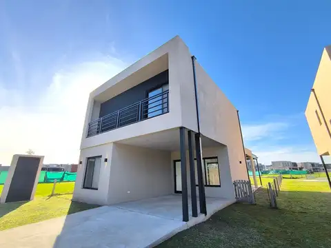 Casa en Alquiler en El Aljibe, USD 1.350