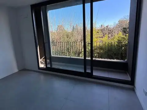 UP Pilar 1100