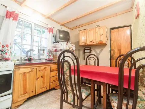 Castro Barros 15000, Piso 0