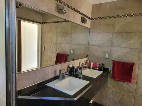 CASA 6 AMBIENTES VENTA LUIS GUILLON APTA CREDITO
