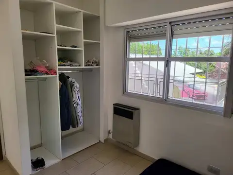 Casa 6 ambientes con 2 baños