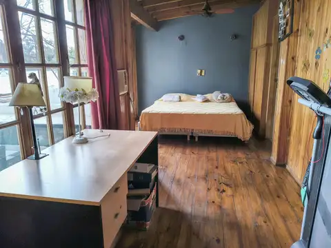 Casa 9 ambientes con 4 baños