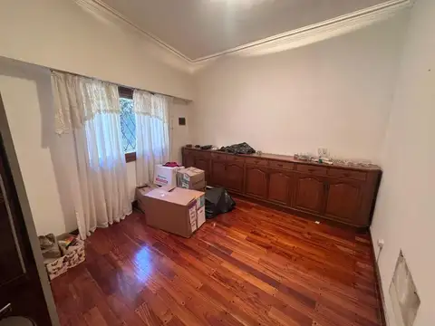 EXCELENTE CASA SOBRE LOTE PROPIO - PASAJE CABRER AL 4900