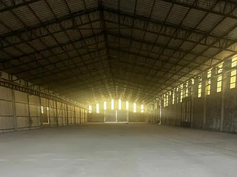 Galpon en Venta 200  mts Fondo