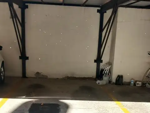 SE VENDE COCHERA EN MONTECASTRO