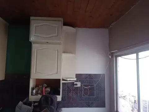 Casa 8 ambientes con 4 baños