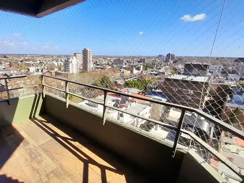San Isidro céntrico - Departamento 2 amb reciclado con Cochera y baulera!