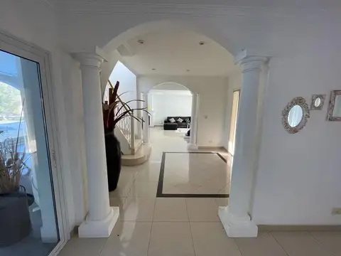 Casa en Venta en Campos De Alvarez, USD 620.000