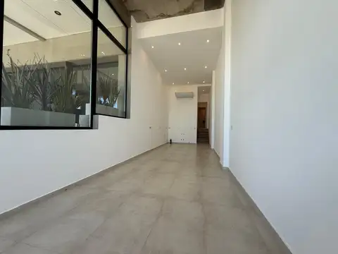 Local en Alquiler en Constitucion, USD 1.000