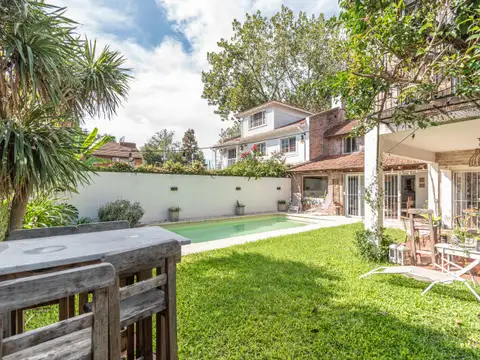 VENTA DE CASA 4 AMBIENTES CON PILETA Y JARDIN EN 2 PLANTAS EN LA HORQUETA SAN ISIDRO G.B.A.