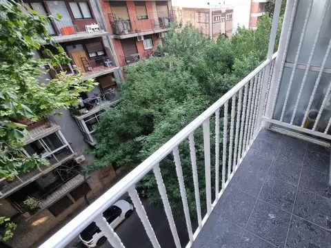 PALERMO A METROS AVDA. SANTA FE , FRENTE BALCON, COCINA INTEGRADA LAUNDRY