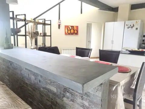 Casa 4 ambientes con 2 baños